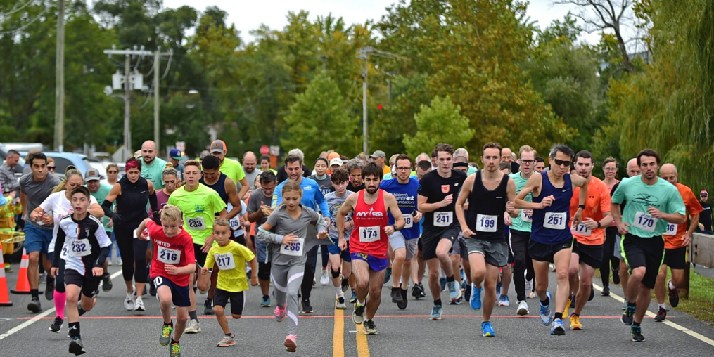 Runners at race start